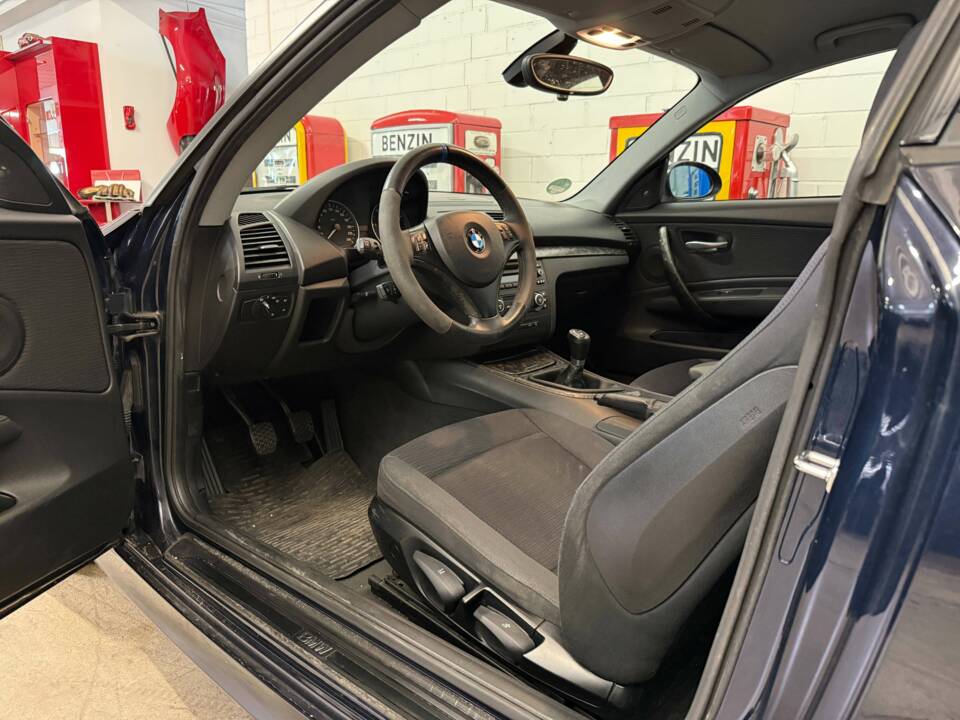 Image 6/18 of BMW 118i (2008)
