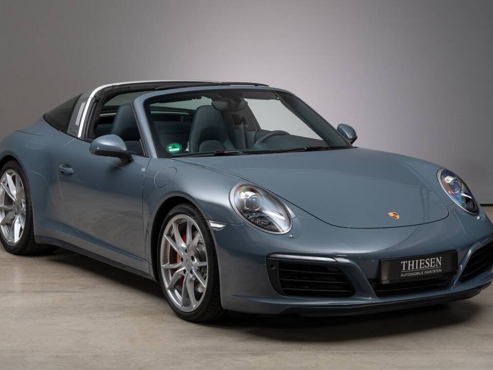 Image 4/37 of Porsche 911 Targa 4S (2016)