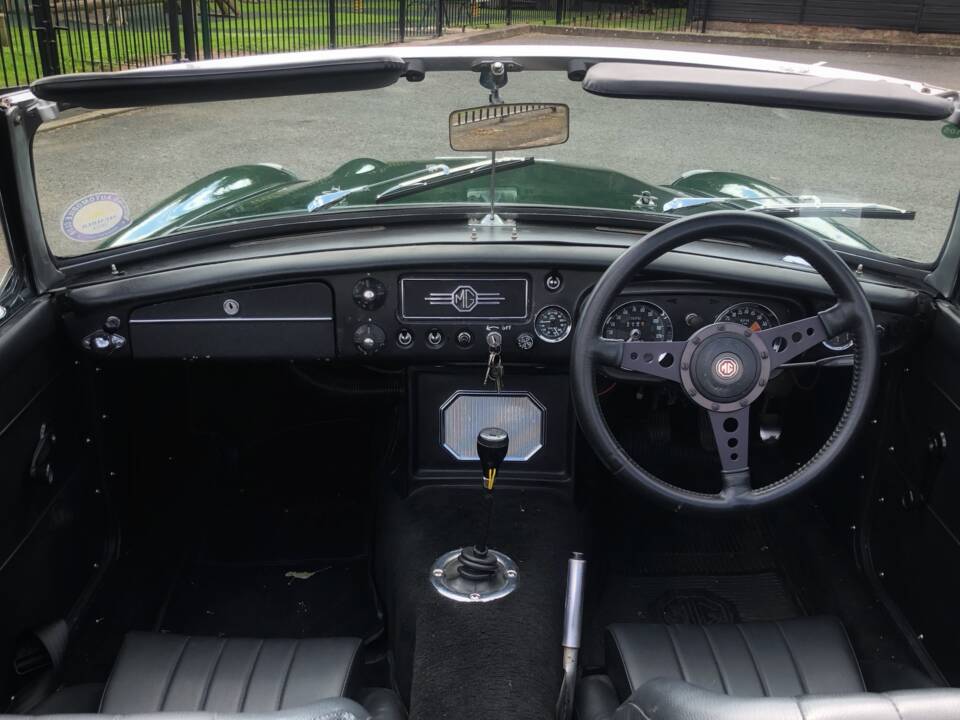 Bild 16/29 von MG MGC (1969)