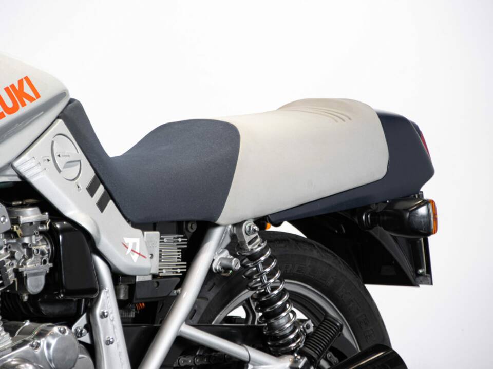 Immagine 36/50 di Suzuki GSX 750S Katana (1982)