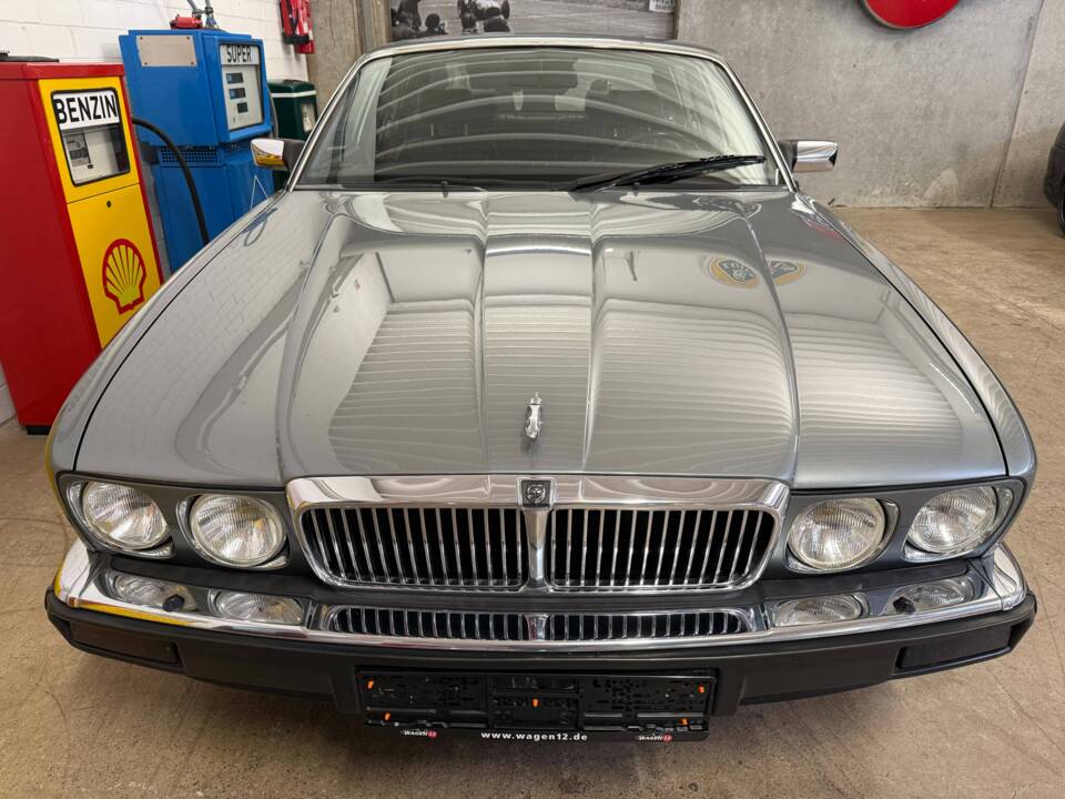 Image 4/19 of Jaguar XJ 40 4.0 (1993)