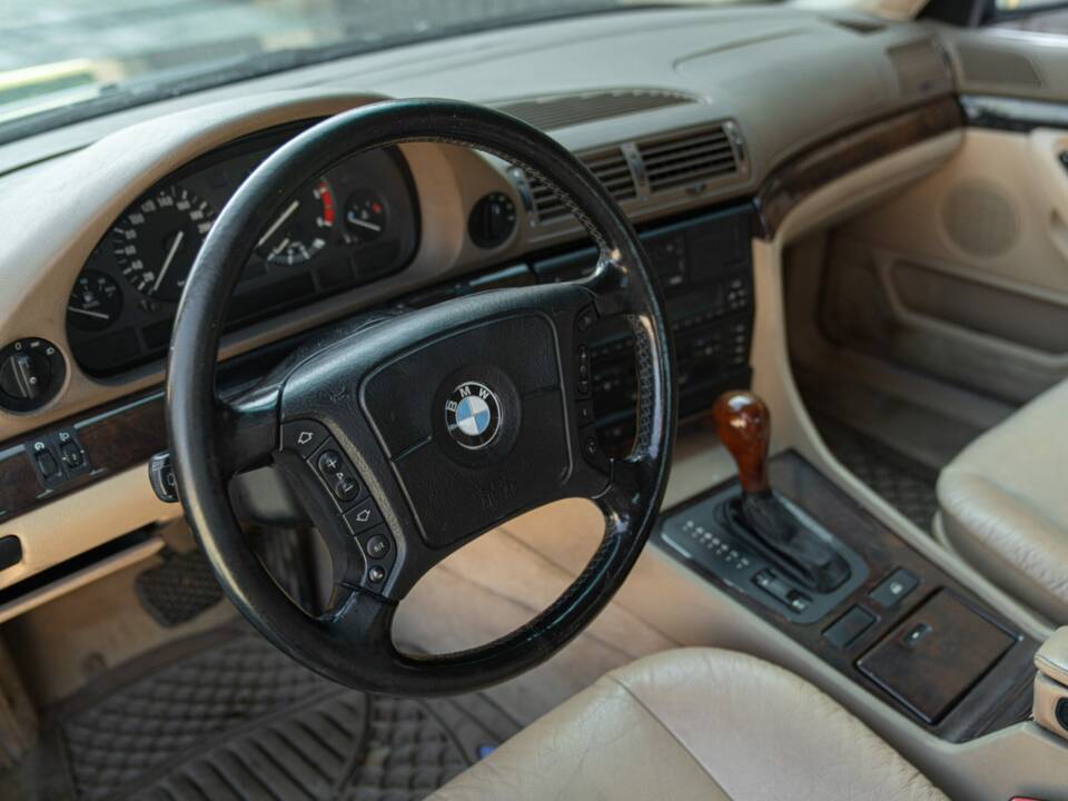 Image 36/50 of BMW 725tds (1997)