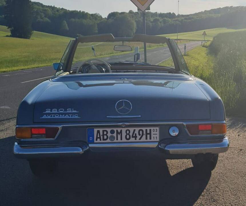 Image 3/6 de Mercedes-Benz 280 SL (1970)