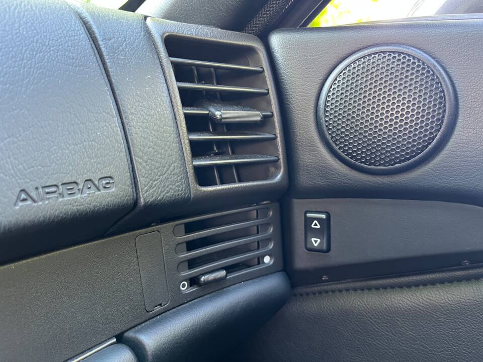 Image 32/73 de Porsche 968 (1992)