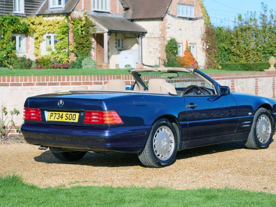 Image 3/50 of Mercedes-Benz SL 280 (1996)