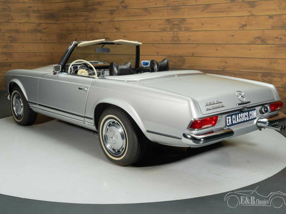 Image 16/19 de Mercedes-Benz 280 SL (1968)