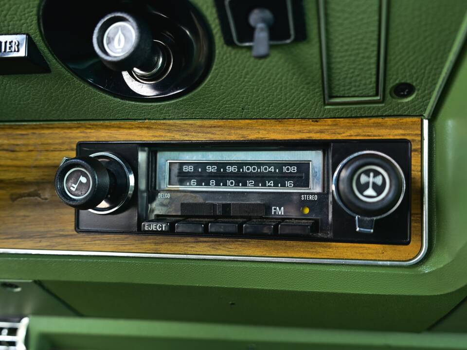 Image 34/44 of Chevrolet Impala (1974)