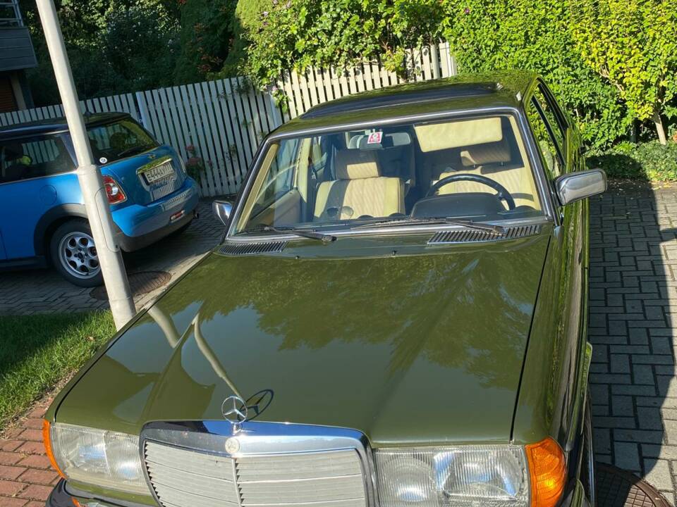 Afbeelding 4/12 van Mercedes-Benz 280 E (1982)