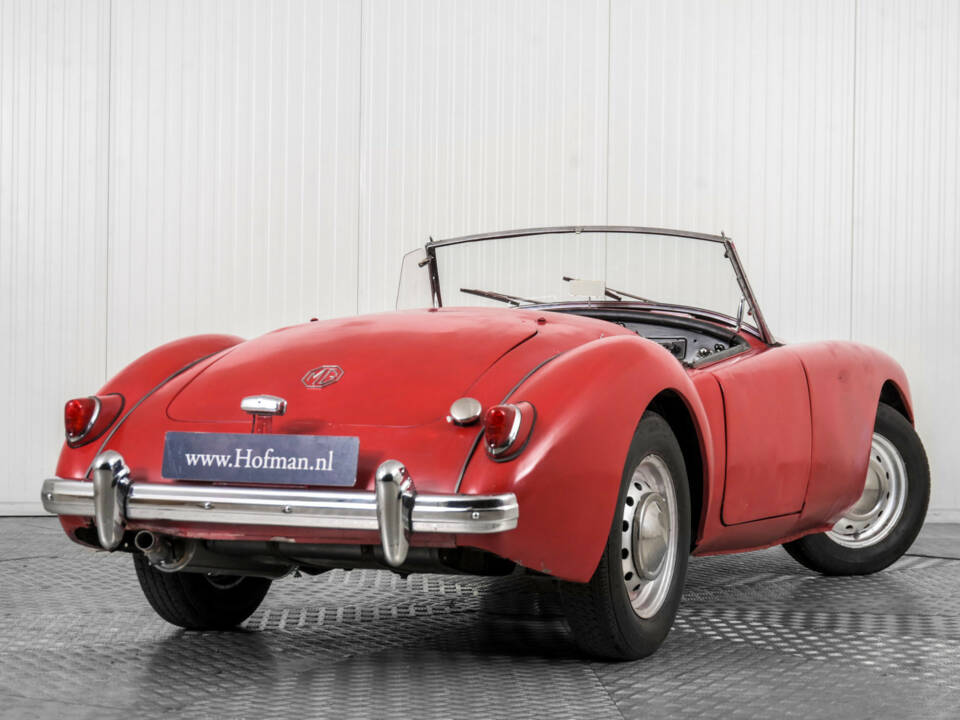 Image 41/50 of MG MGA 1500 (1957)