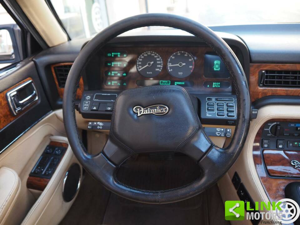 Bild 47/50 von Jaguar Sovereign 3.6 (1988)