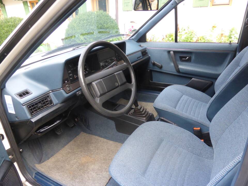 Immagine 12/25 di Volkswagen Passat 1.6 (1988)