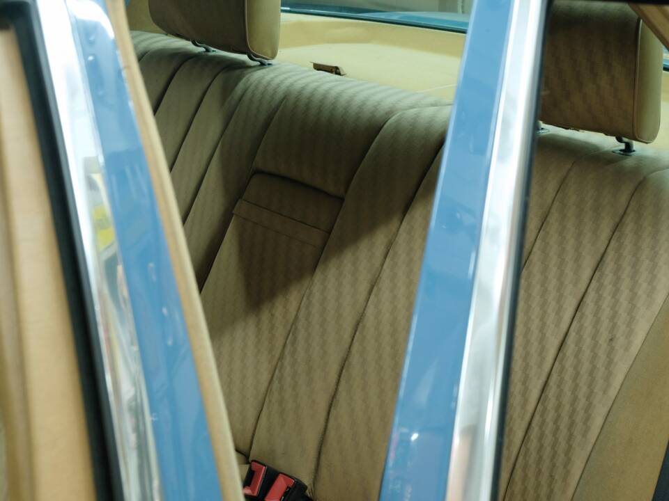 Bild 38/50 von Mercedes-Benz 280 SE (1983)