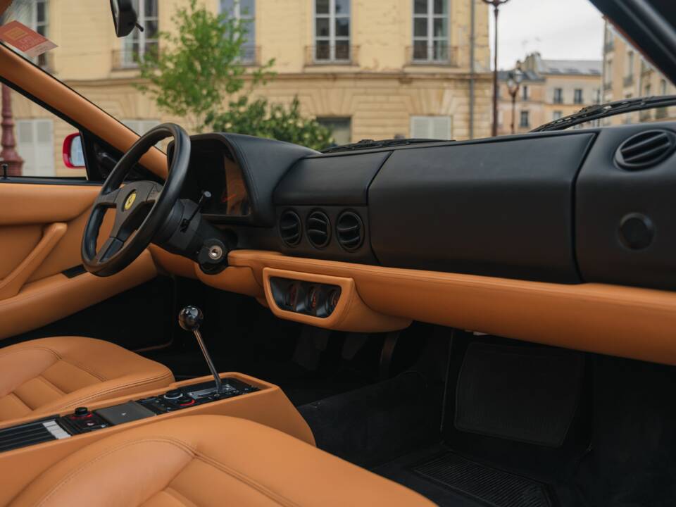 Image 29/46 of Ferrari 512 TR (1994)