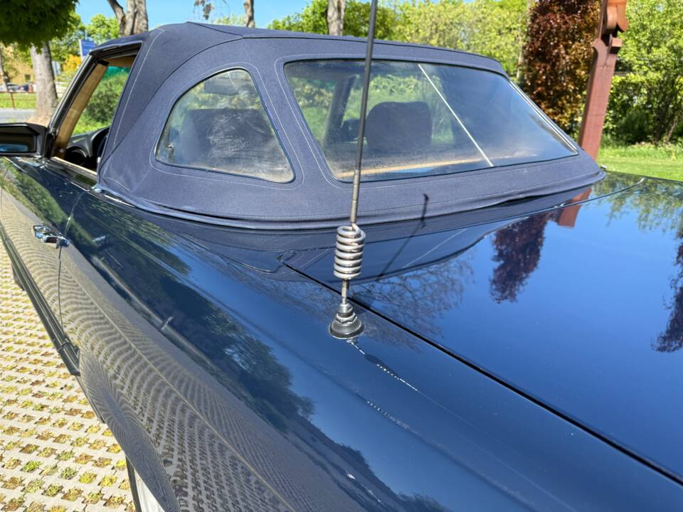 Image 12/38 de Mercedes-Benz 280 SL (1982)
