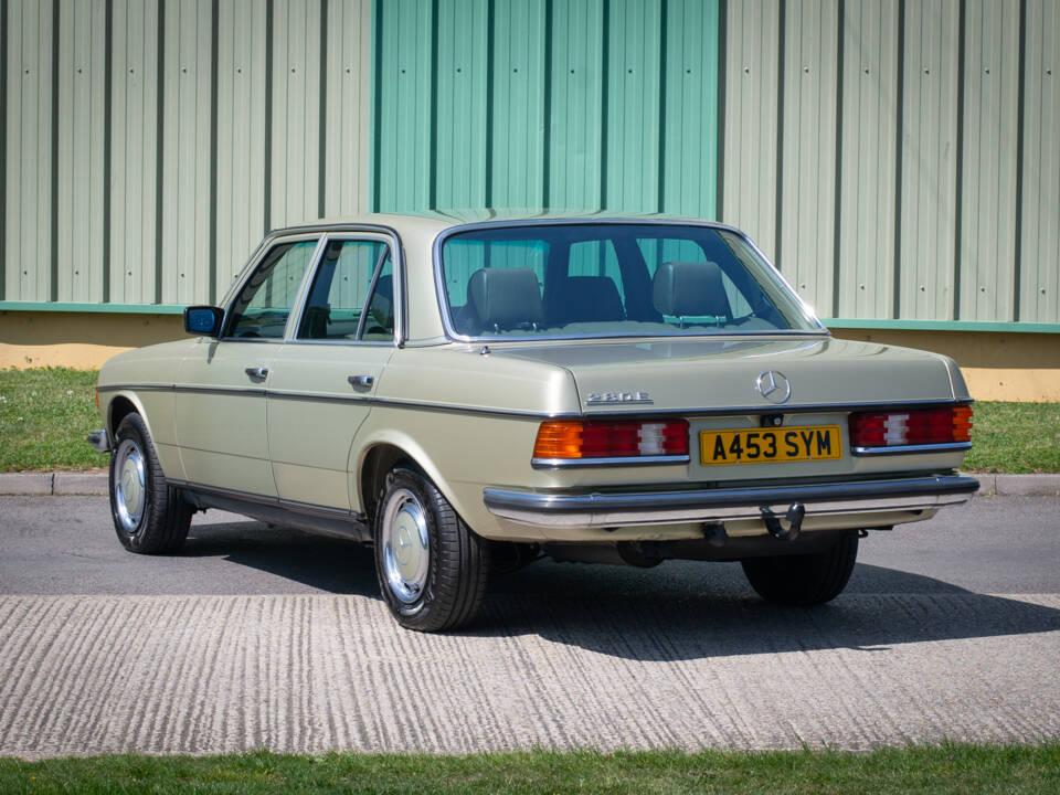 Immagine 5/29 di Mercedes-Benz 280 E (1983)