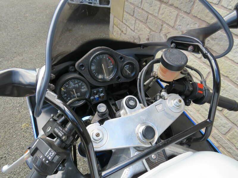 Image 9/41 de Honda CBR 900RR Fireblade (1993)