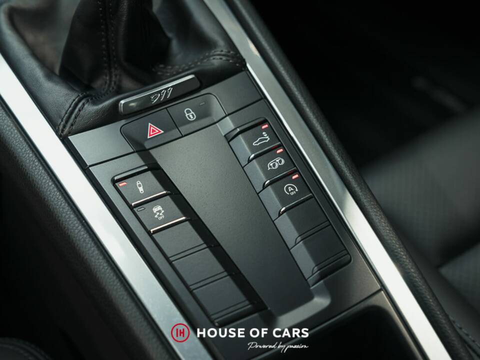 Imagen 21/23 de Porsche 911 Carrera (2017)