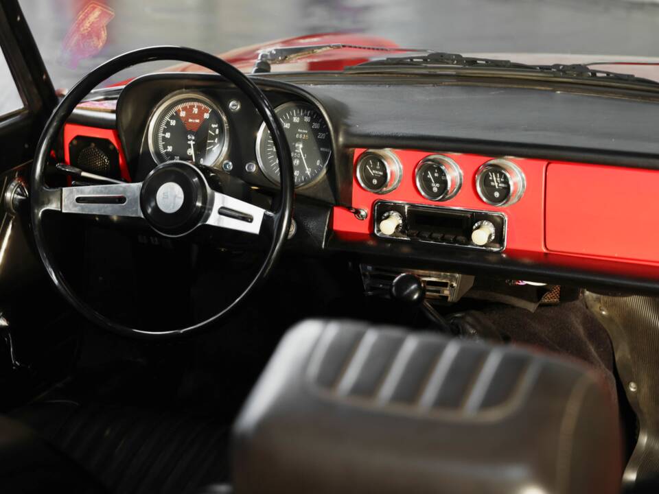 Immagine 24/47 di Alfa Romeo 1300 Spider Junior (1969)