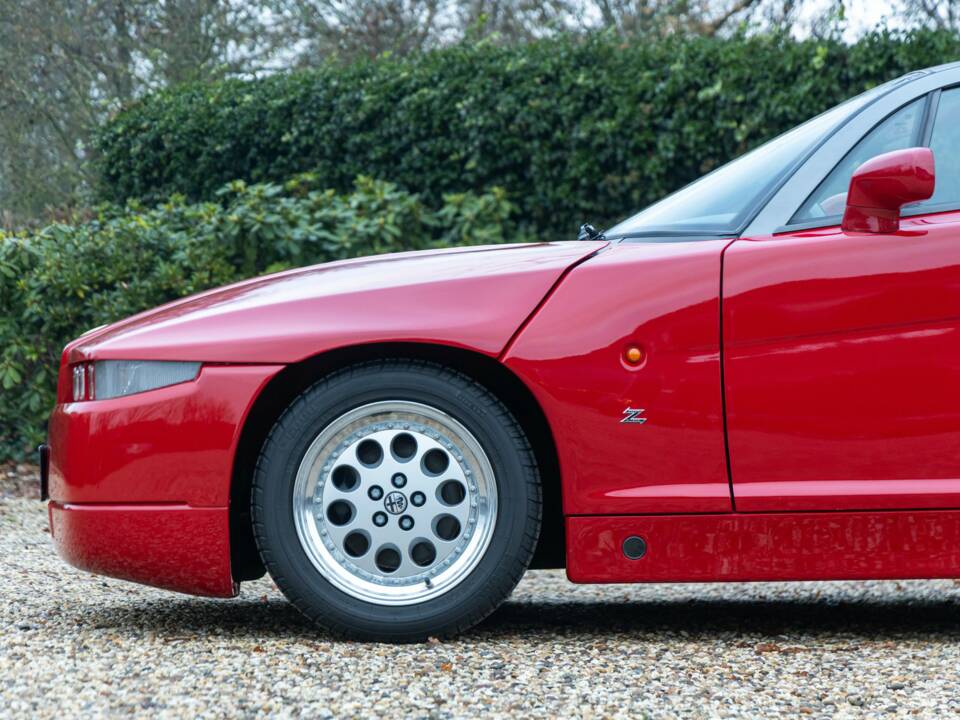 Image 23/50 de Alfa Romeo SZ (1991)