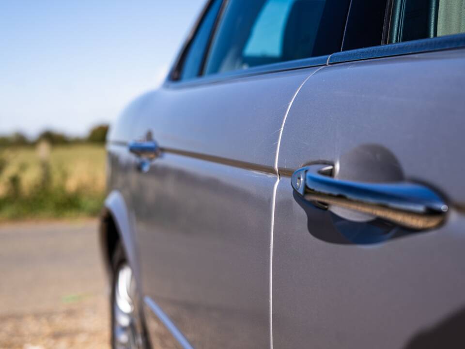 Image 24/50 of Jaguar XJ 8 4.2 (2003)
