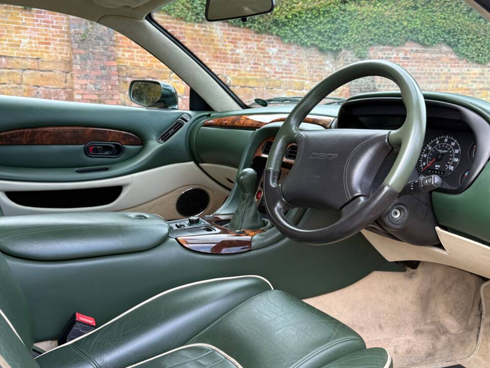 Afbeelding 19/21 van Aston Martin DB 7 (1998)