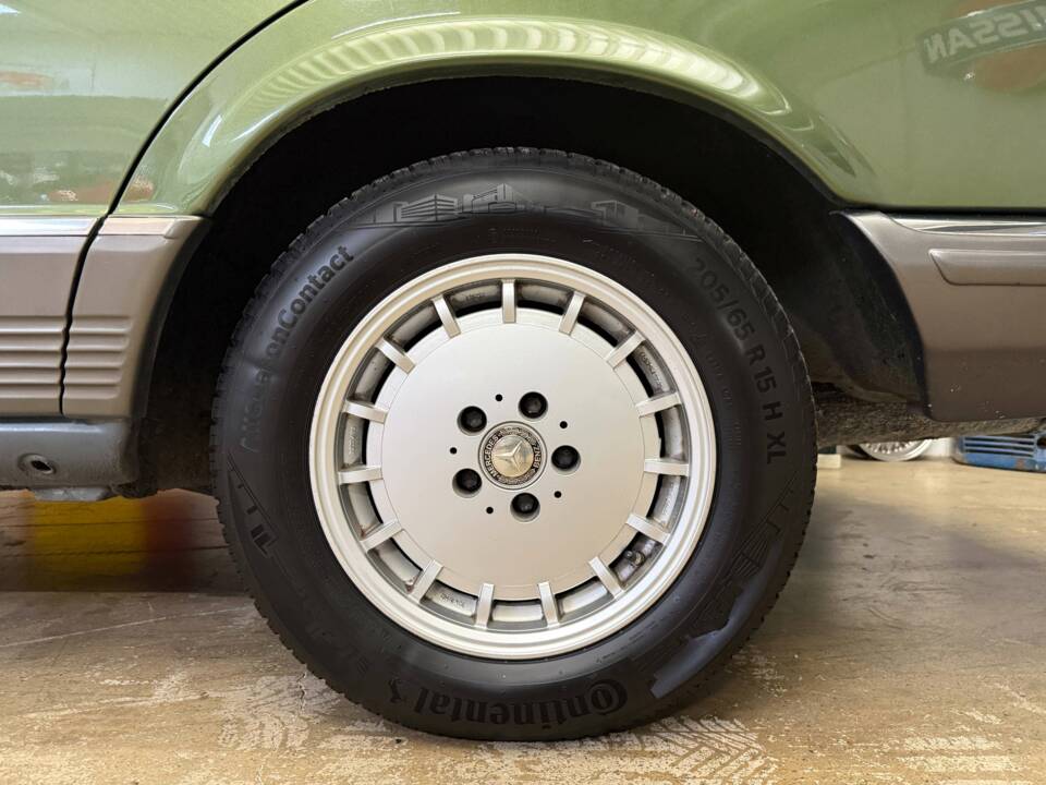 Image 13/19 of Mercedes-Benz 280 SEL (1983)