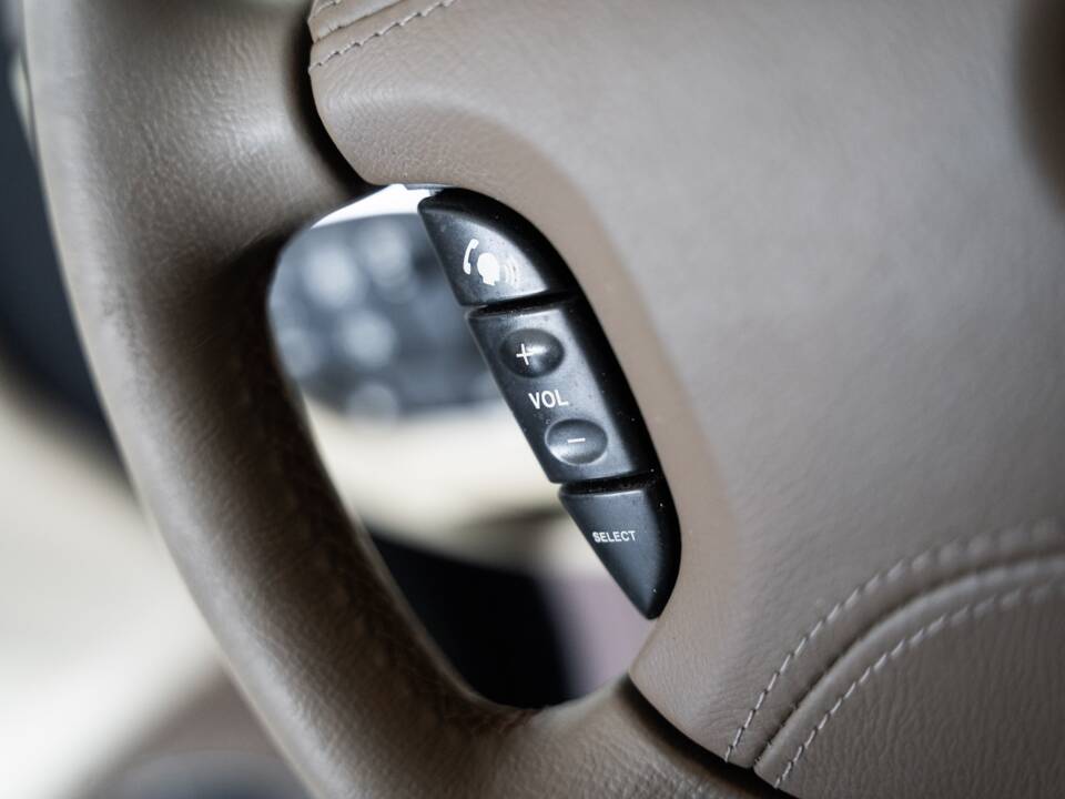 Bild 13/32 von Jaguar XJ 8 3.5 (2005)