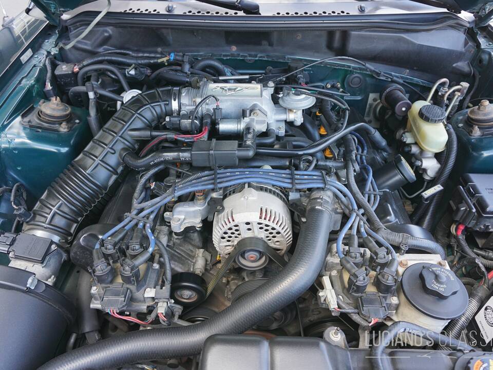 Image 37/38 de Ford Mustang GT (1998)