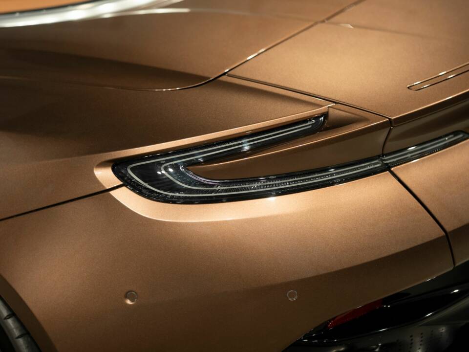 Bild 13/51 von Aston Martin DB12 Volante (2024)