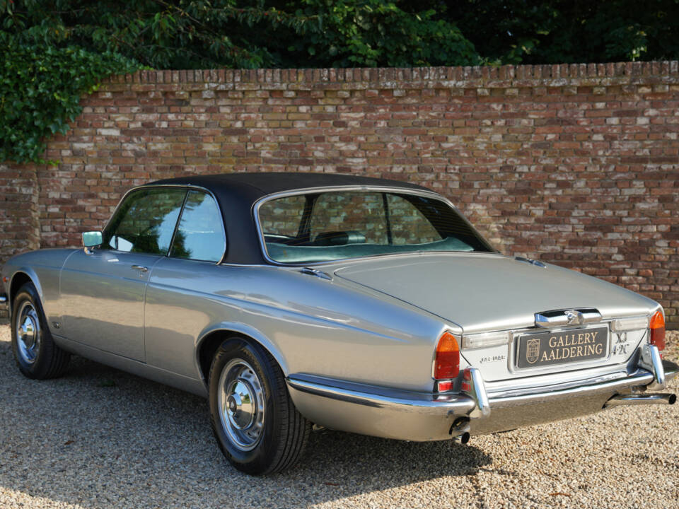 Bild 2/50 von Jaguar XJ 6 C 4.2 (1975)