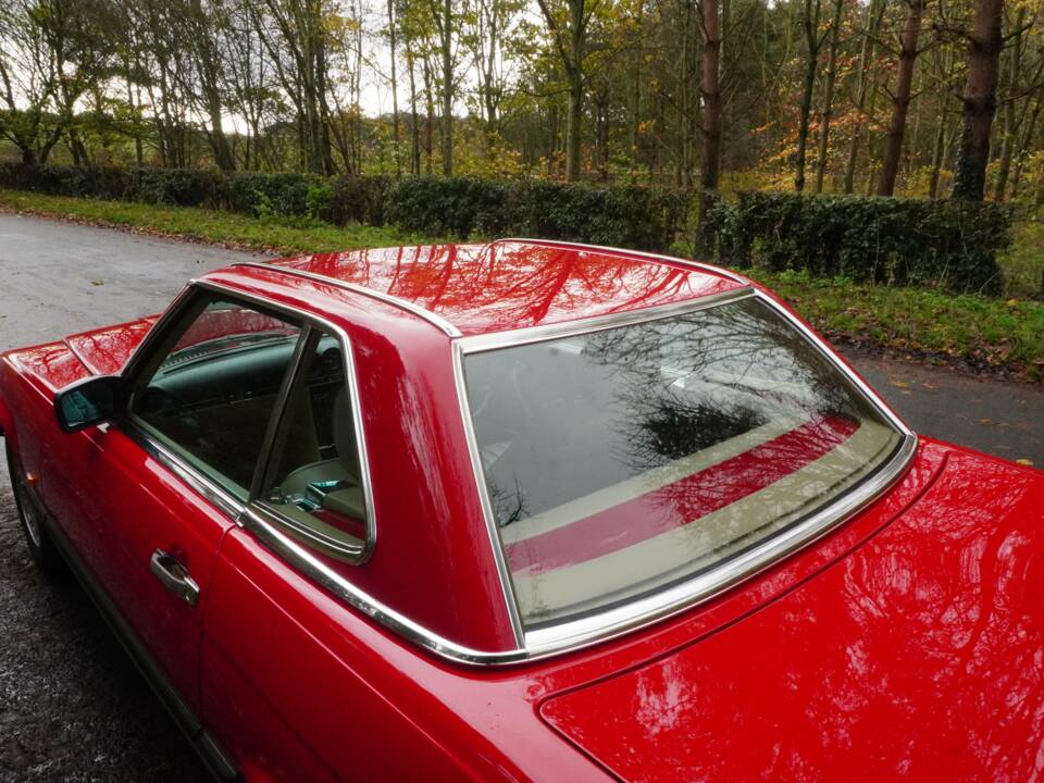 Image 9/22 of Mercedes-Benz 500 SL (1988)