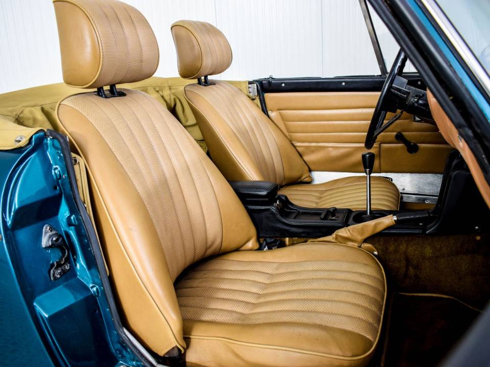 Image 7/50 of Datsun Fairlady 1600 (1969)