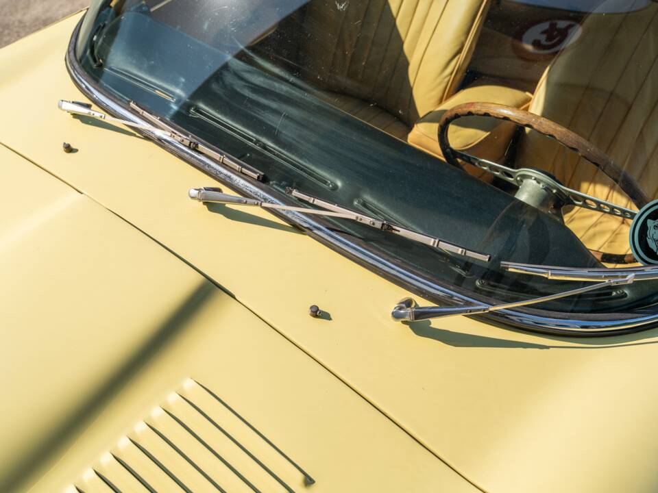 Image 70/78 de Jaguar E-Type (1969)