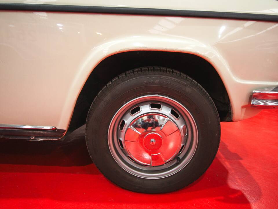Afbeelding 15/16 van Renault R 6 GTL (1980)