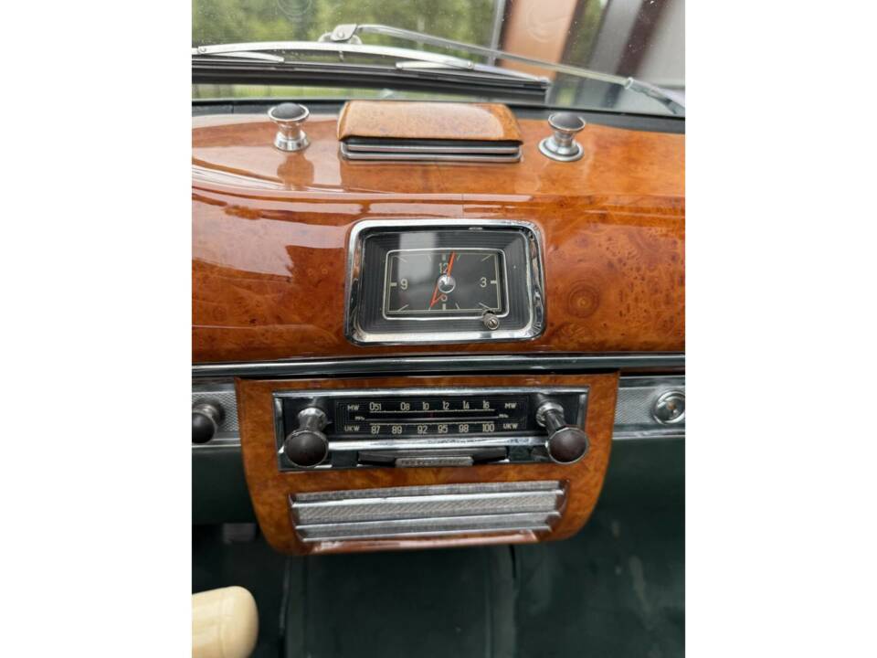 Image 35/50 of Mercedes-Benz 220 S Cabriolet (1958)