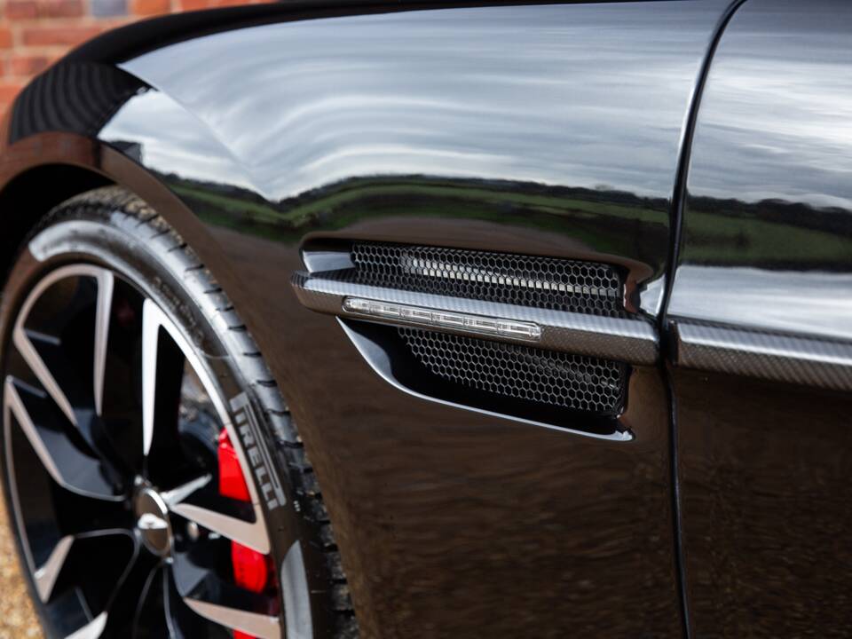 Immagine 29/72 di Aston Martin Vanquish Volante (2016)