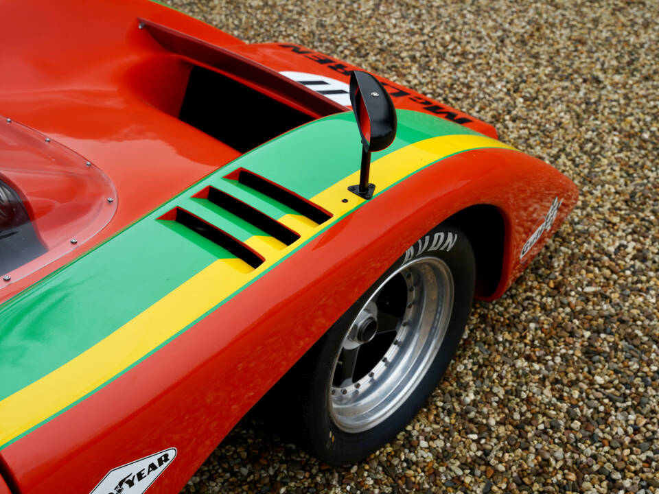 Image 24/50 of McLaren M8C (1970)