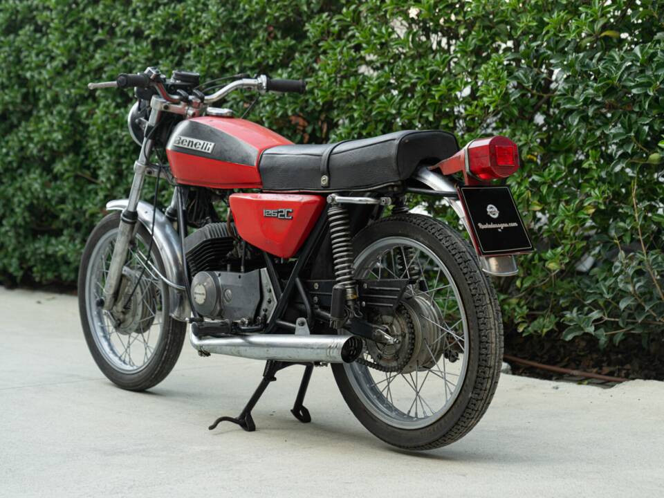 Image 2/26 de Benelli 125 Sport Special (1971)