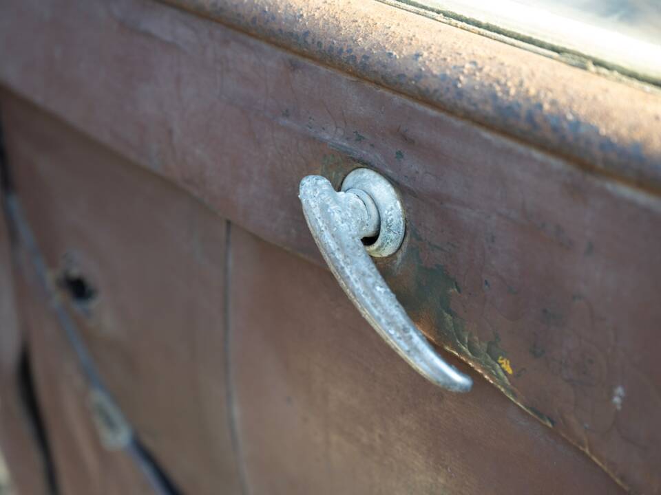 Image 67/134 of Ford V8 (1937)