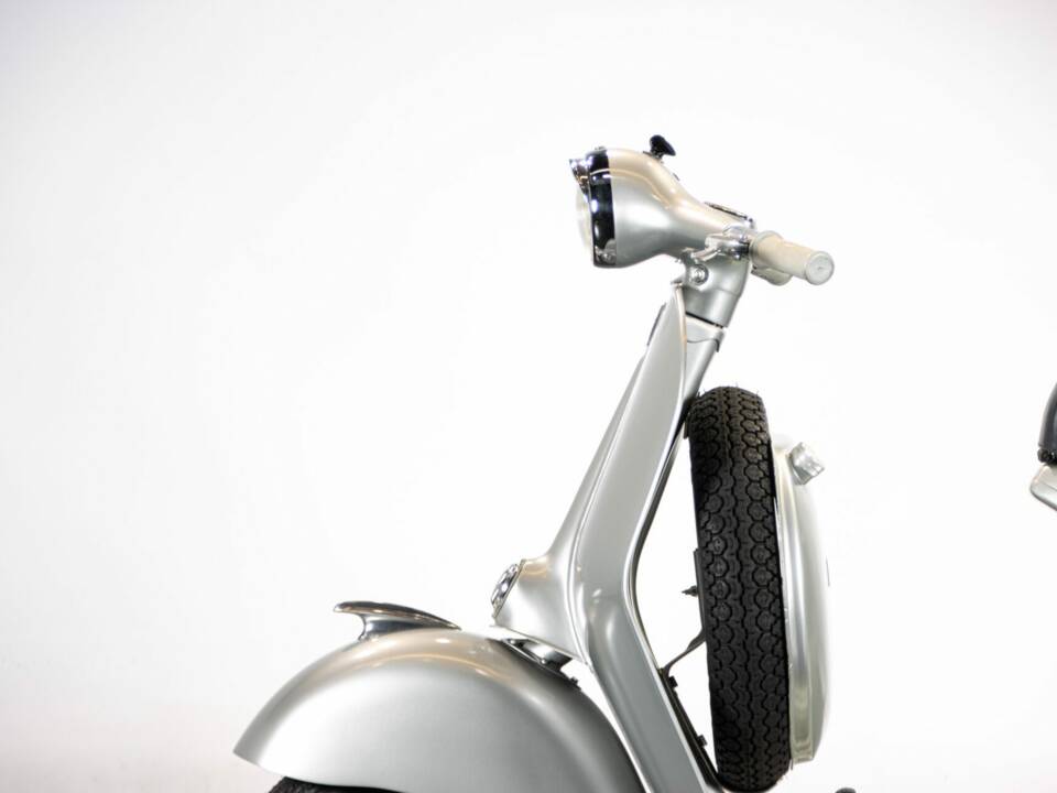 Bild 26/50 von Piaggio Vespa 150 GS (1958)