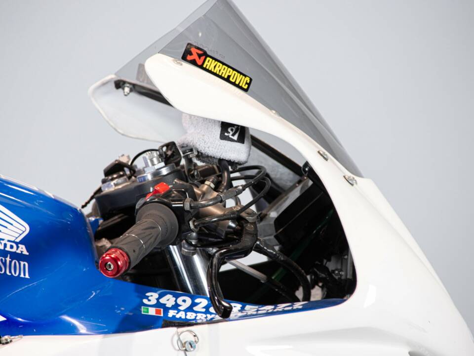 Image 30/50 de Honda DUMMY (2004)