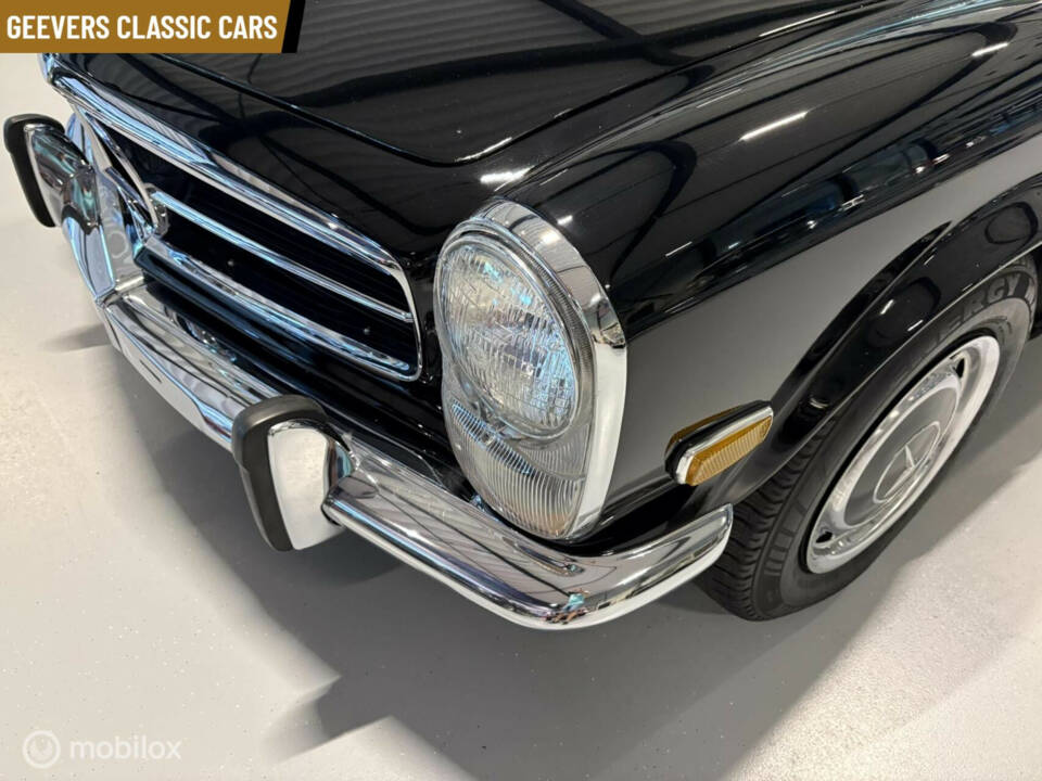 Image 2/19 de Mercedes-Benz 280 SL (1968)