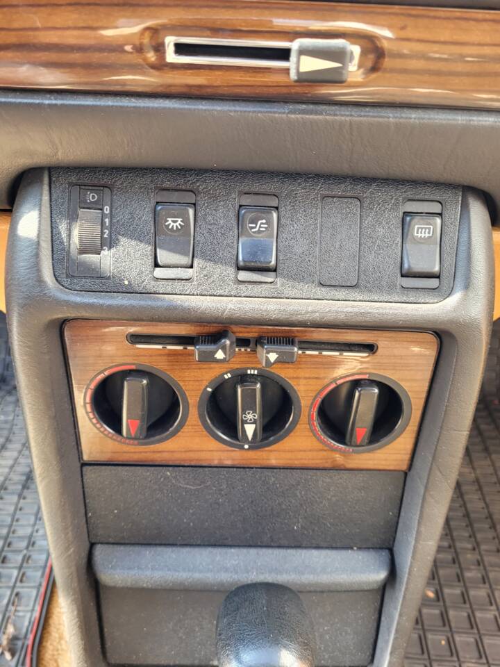 Bild 4/10 von Mercedes-Benz 280 E (1982)