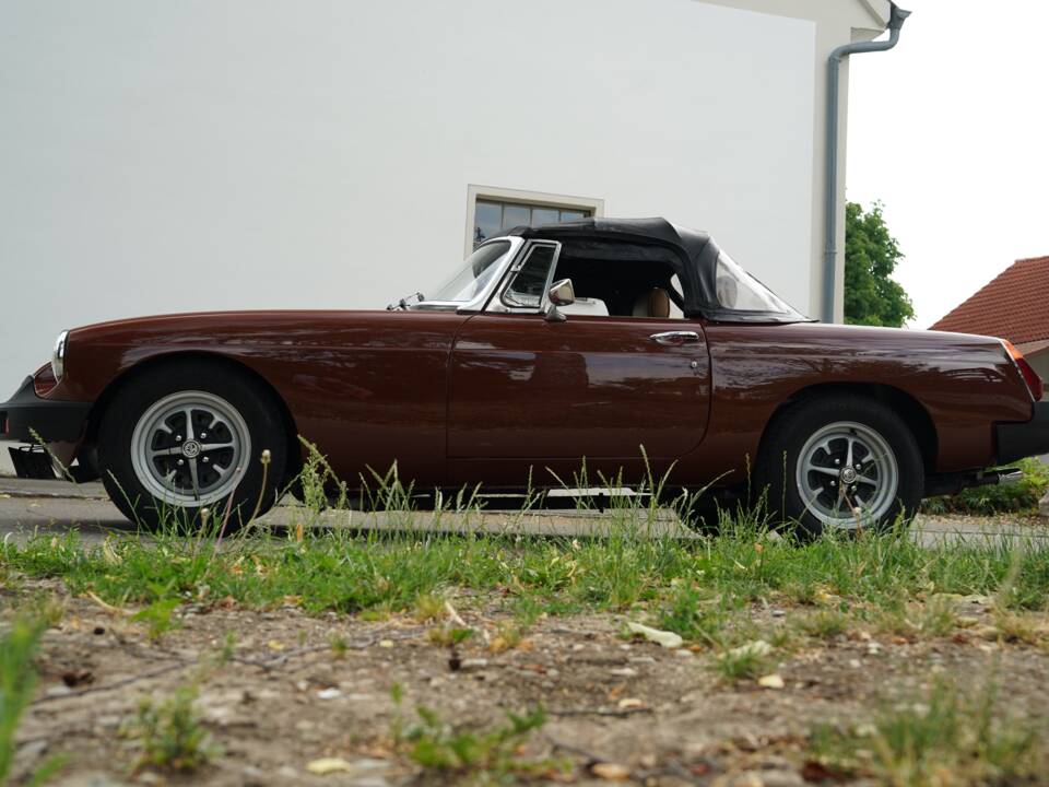Image 15/100 of MG MGB (1978)