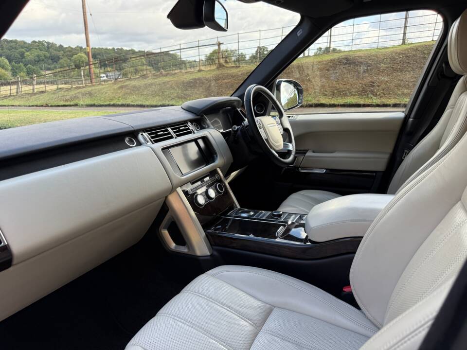 Bild 9/35 von Land Rover Range Rover Vogue TDV6 (2015)