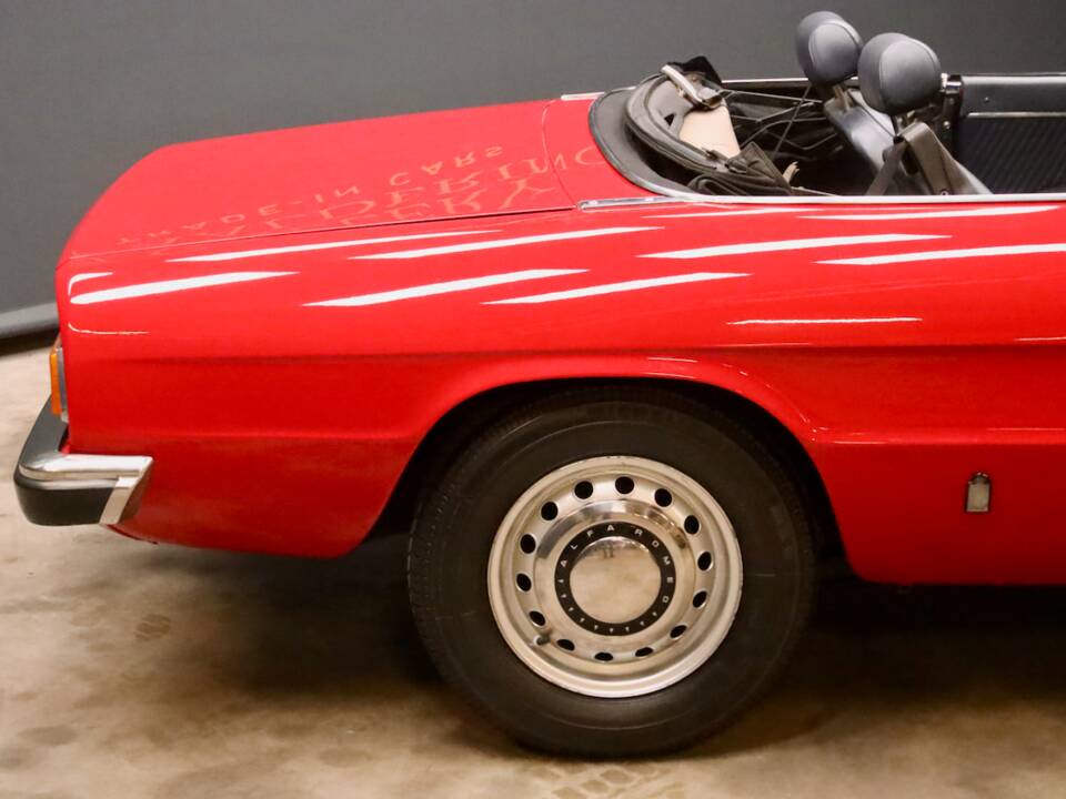 Afbeelding 40/50 van Alfa Romeo Spider Veloce 2000 (1982)