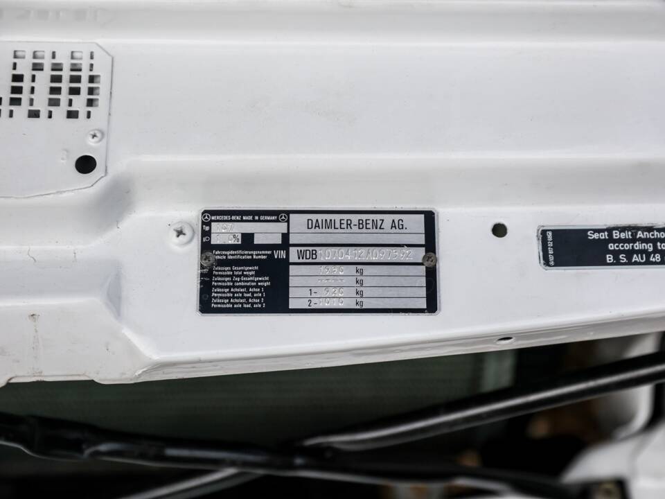 Image 34/35 of Mercedes-Benz 300 SL (1989)