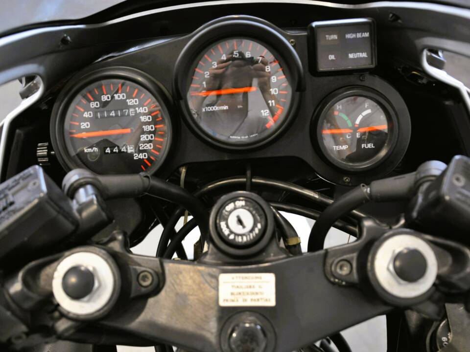 Bild 8/16 von Yamaha FZ 750 (1989)