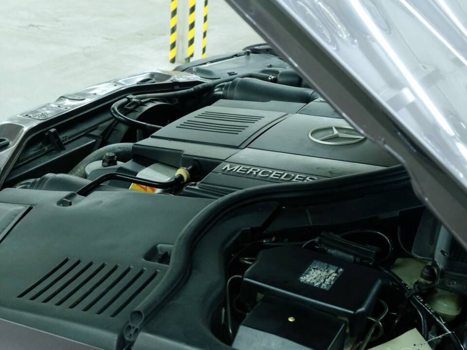 Bild 26/50 von Mercedes-Benz 400 SE (1991)