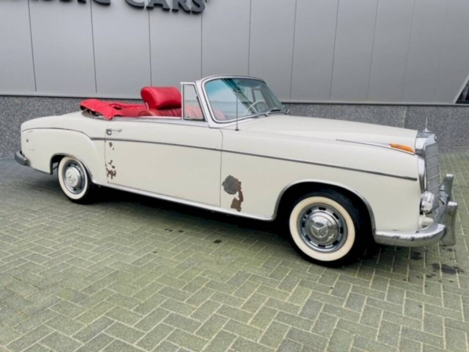 Bild 5/36 von Mercedes-Benz 220 SE b (1961)